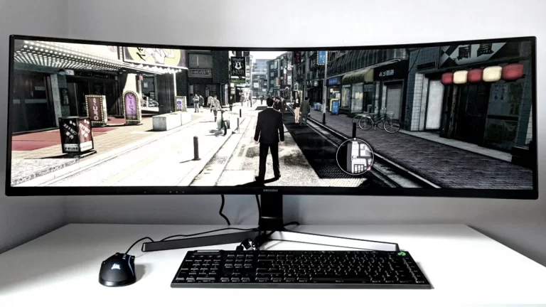 Ultra-wide Monitor vs a Dual Monitor Setup: Which one is best for me?